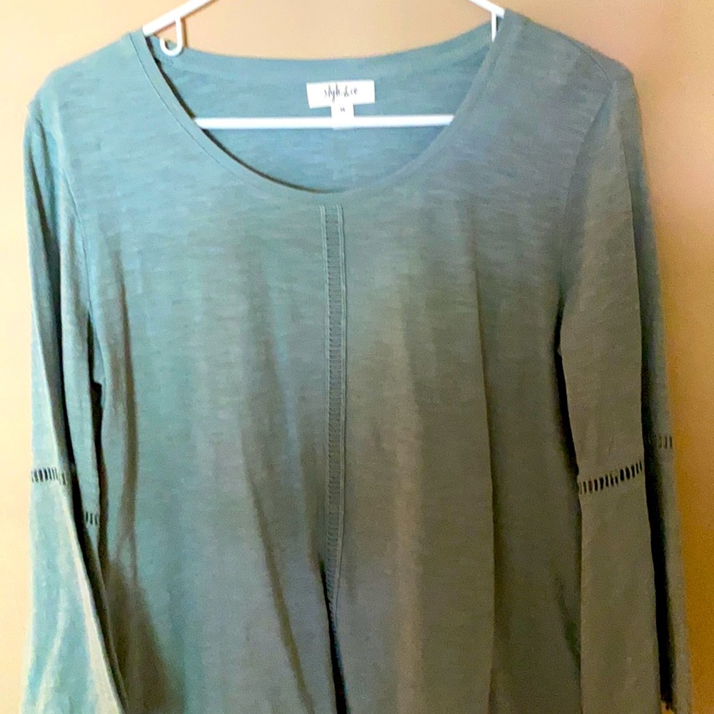 Bell sleeve petite top